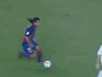 上海玄鸟VS香港金牛分析预测上海申花VS上海海港前瞻：上海德比+榜首大战，残阵申花捍卫主场